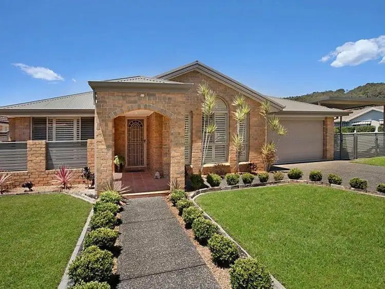 39 Green Point Drive, Belmont NSW 2280