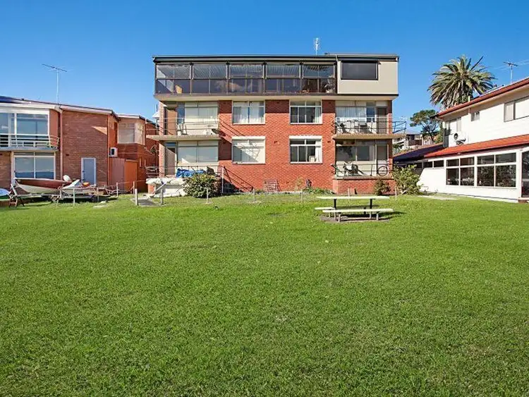 4/3 Walter Street, Belmont NSW 2280