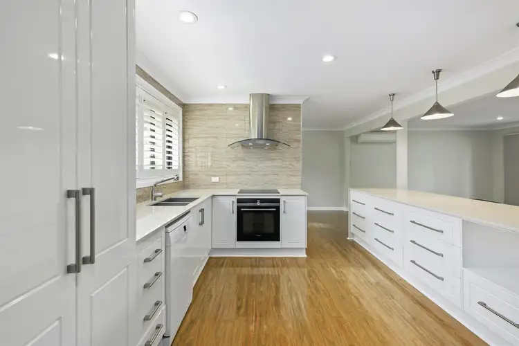 Fifth view of Homely house listing, 2 Poolya Avenue, Tamworth NSW 2340