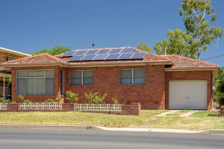 104 KENT Street, South Tamworth NSW 2340