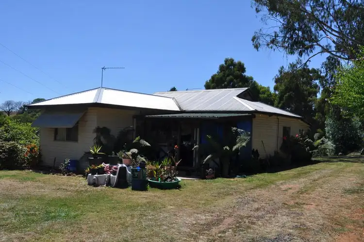 2 Wakehurst Avenue, Batlow NSW 2730