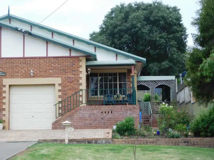 8B DOWELL Avenue, North Tamworth NSW 2340