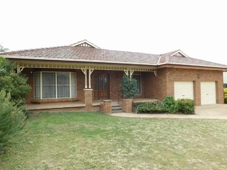 13 STRATFORD Place, Hillvue NSW 2340