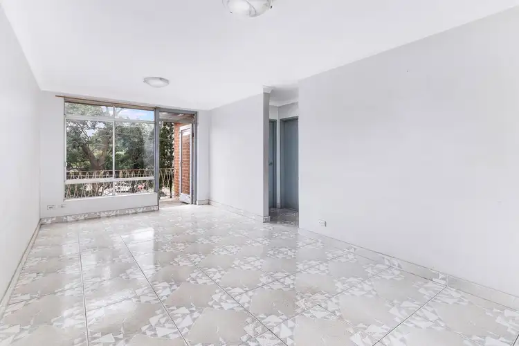Main view of Homely unit listing, 86 Mascot Drive, Eastlakes NSW 2018