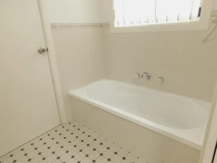 Fifth view of Homely house listing, 2 Beverley Close, Kootingal NSW 2352
