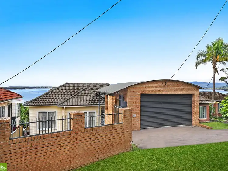 11 Hassan Street, Lake Heights NSW 2502