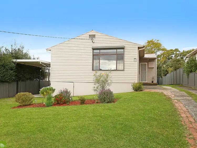 9 Stratford Road, Unanderra NSW 2526