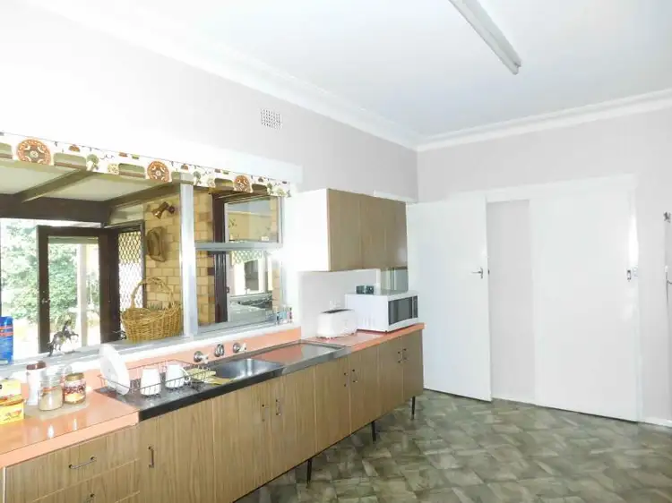 Fifth view of Homely house listing, 81 WILBURTREE Street, Tamworth NSW 2340