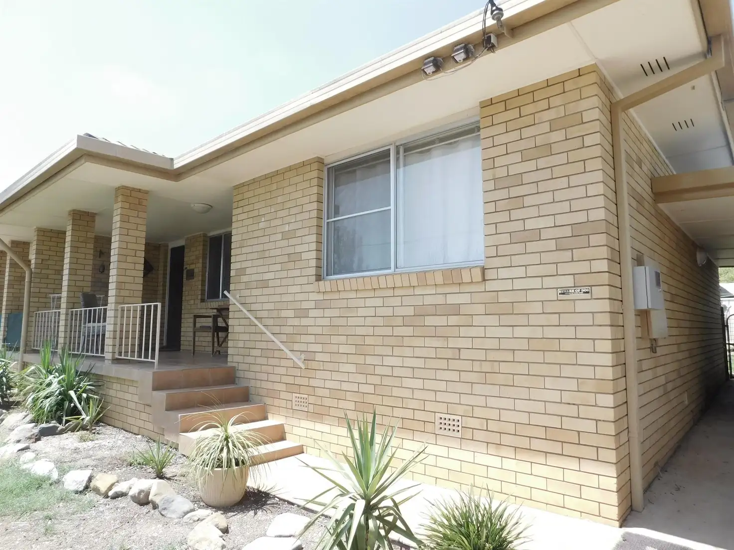 Main view of Homely unit listing, 2/105 Robert Street, South Tamworth NSW 2340