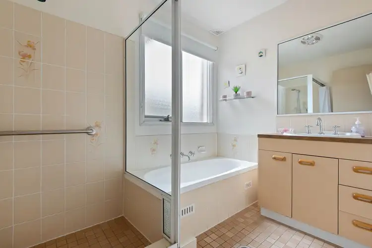 Seventh view of Homely villa listing, 2/225 Harrow Road, Glenfield NSW 2167