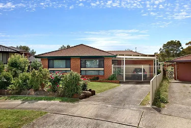 4 Burwood Place, St Johns Park NSW 2176