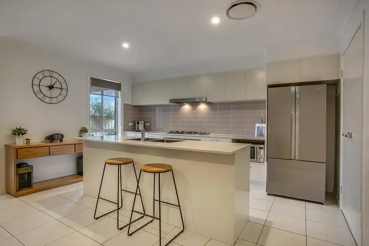 Second view of Homely house listing, 7 Highland Close, Macquarie Links NSW 2565