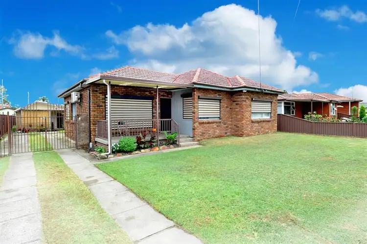 Main view of Homely house listing, 5 Rosemont Avenue, Smithfield NSW 2164