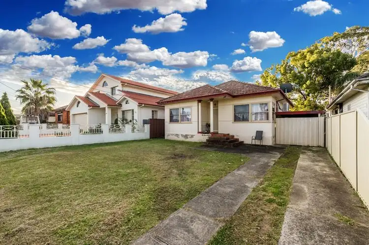 18 Joyce Street, Fairfield NSW 2165