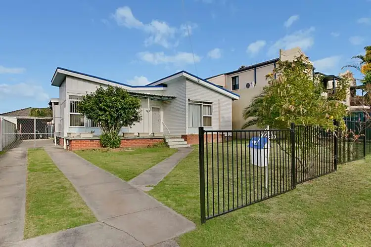 16 Aubrey Street, Ingleburn NSW 2565
