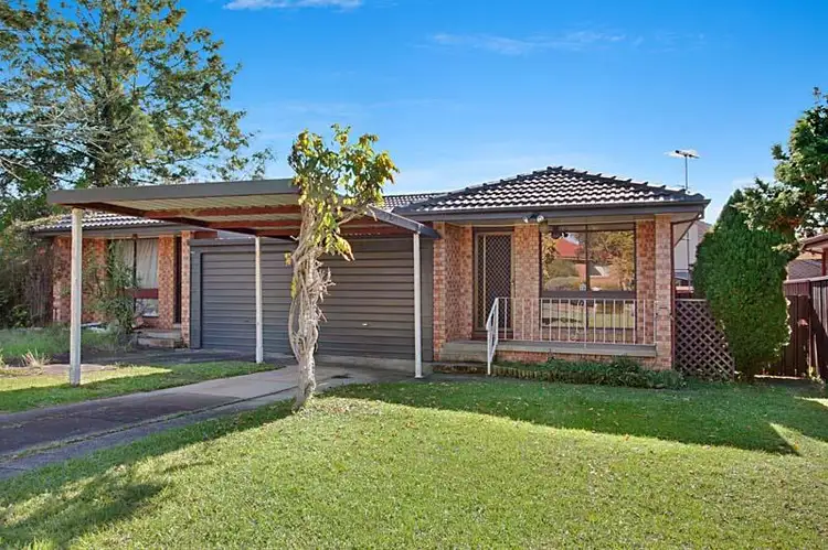 28 Fuchsia Crescent, Macquarie Fields NSW 2564