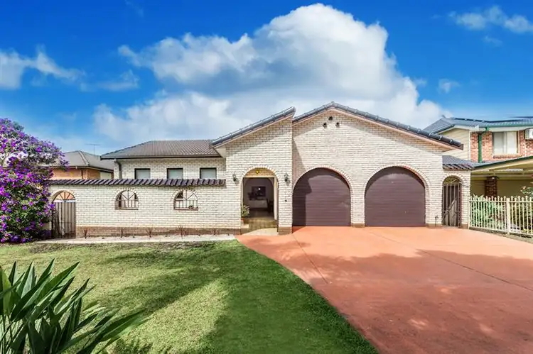 25 Tallowood Crescent, Bossley Park NSW 2176