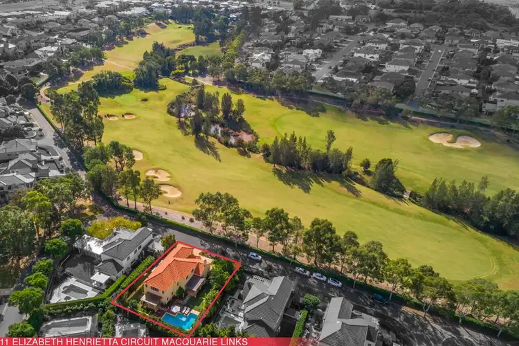 11 Elizabeth Henrietta Circuit, Macquarie Links NSW 2565