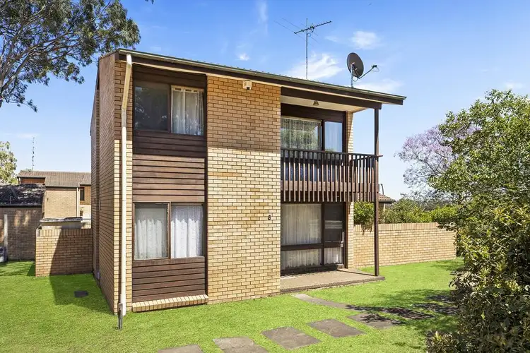 8/2 Whipbird Avenue, Ingleburn NSW 2565