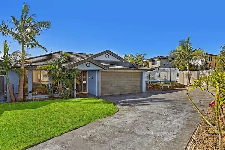 6 Fernlee Court, Woongarrah NSW 2259