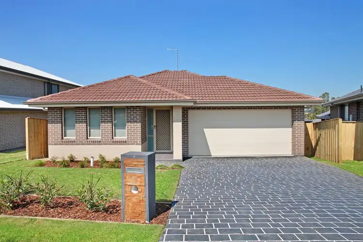 5 Dromedary Place, Macquarie Links NSW 2565