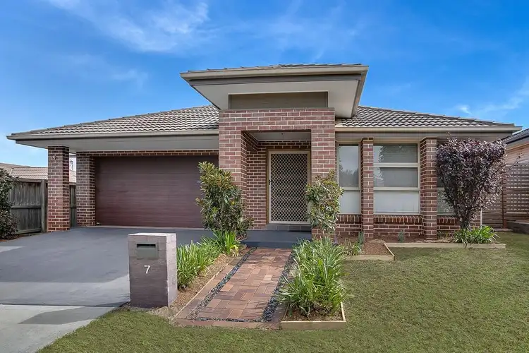 7 Faverolle Drive, Spring Farm NSW 2570