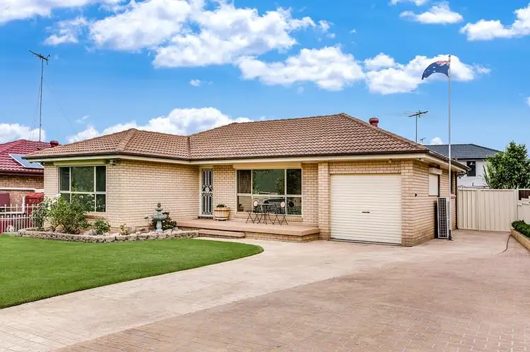 3 Knight Place, Minto NSW 2566
