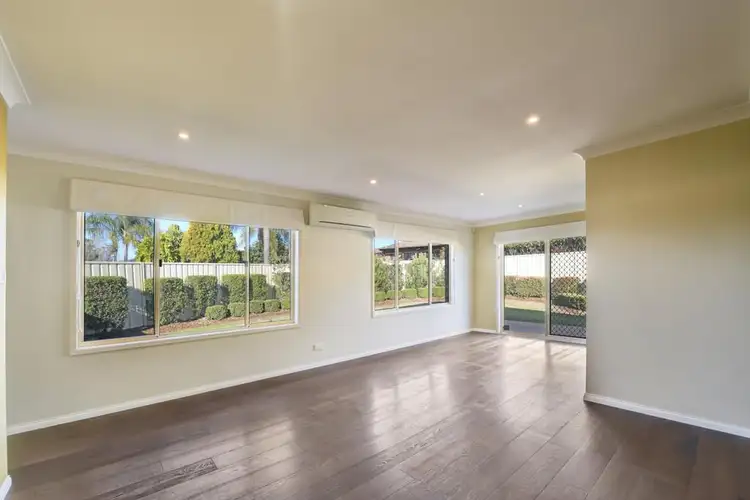 Second view of Homely house listing, 7 Poppy Place, Macquarie Fields NSW 2564
