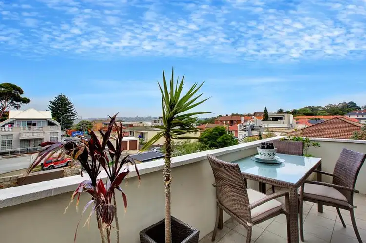 Second view of Homely apartment listing, 3/2 Oceanview Avenue, Vaucluse NSW 2030