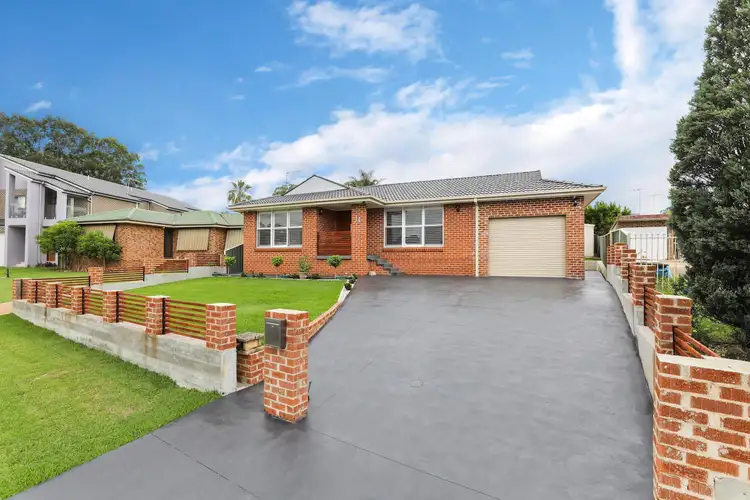 14 Menzies Circuit, St Clair NSW 2759