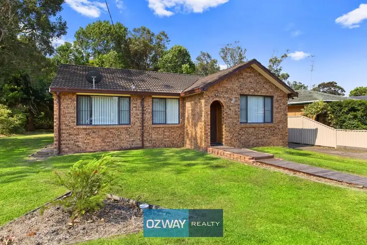 11 Charmhaven Avenue, Charmhaven NSW 2263