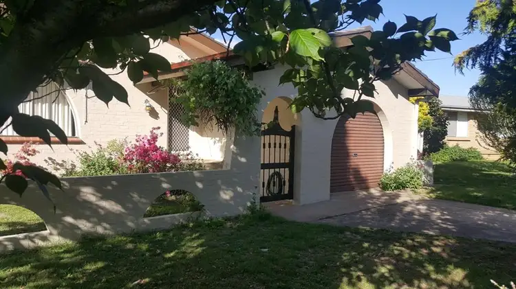 3 Morobe Place, Orange NSW 2800