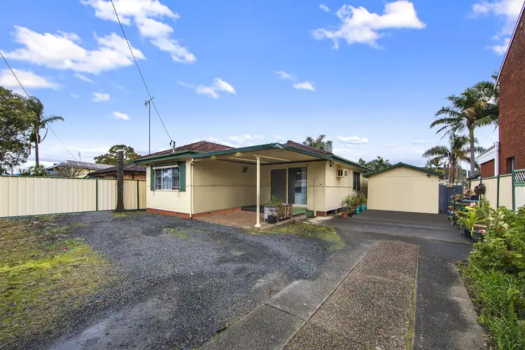 289 Ocean Beach Road, Umina Beach NSW 2257