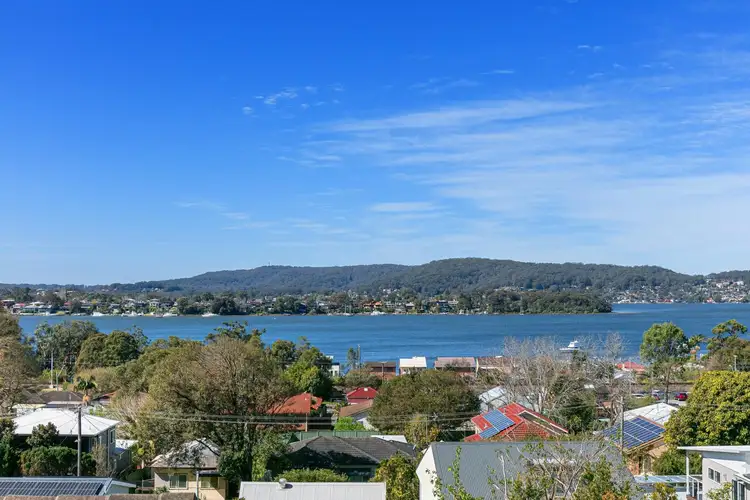 1/12 Hughes Street, Point Clare NSW 2250