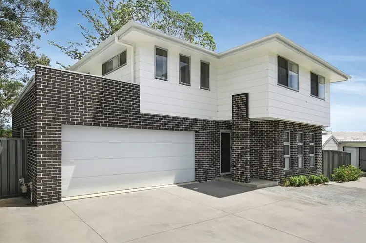 Main view of Homely townhouse listing, 2/34 Malin Road, Oak Flats NSW 2529