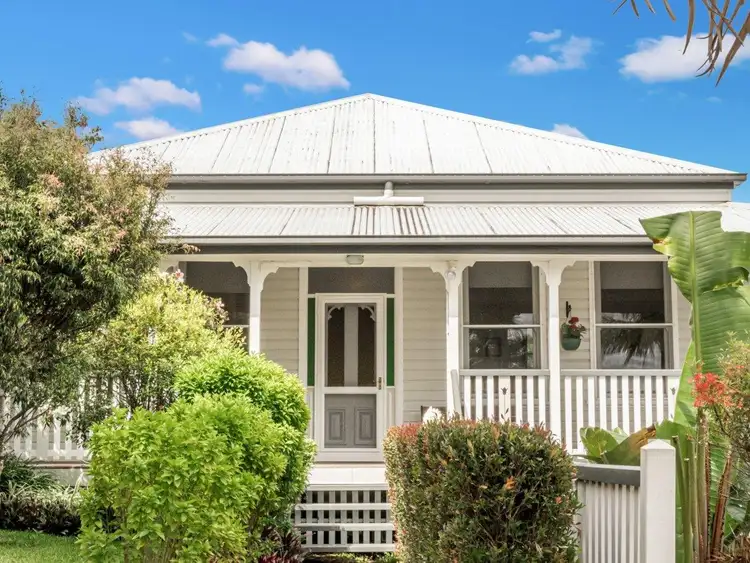 8 Barby Crescent, Bangalow NSW 2479