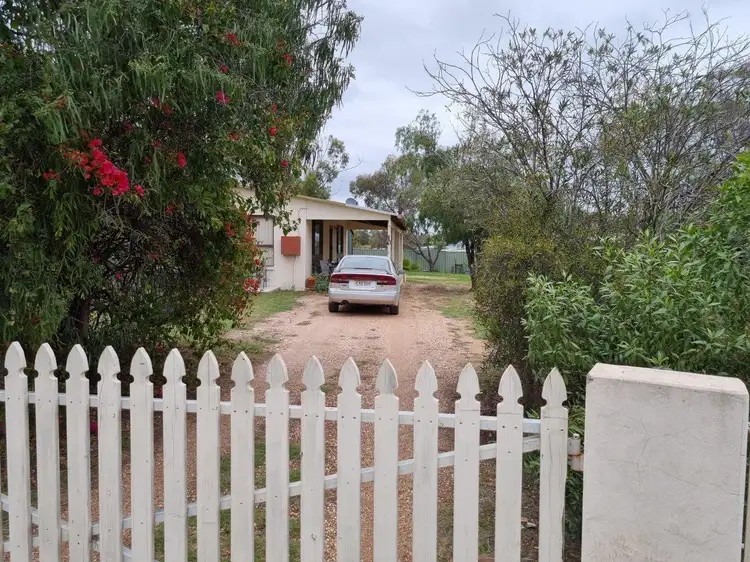 7 Red Admiral Place, Lightning Ridge NSW 2834