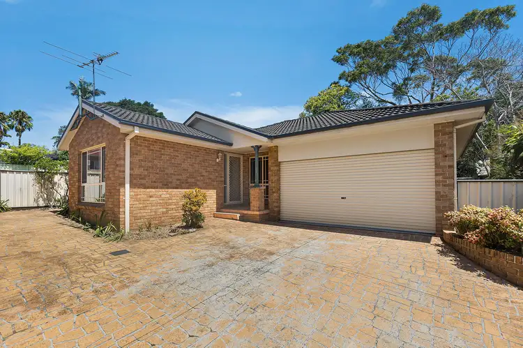 Main view of Homely villa listing, 2/10 Hillcrest Street, Wollongong NSW 2500