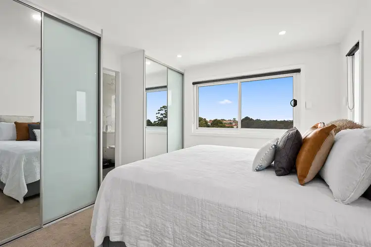 Sixth view of Homely house listing, 5 Aitkin Place, Lake Heights NSW 2502