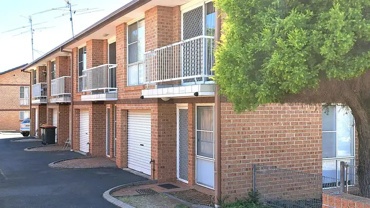 2/25 Degance  Street, South Tamworth NSW 2340