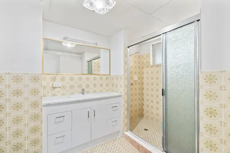 Sixth view of Homely unit listing, 2/15 Tweed Street, Coolangatta QLD 4225