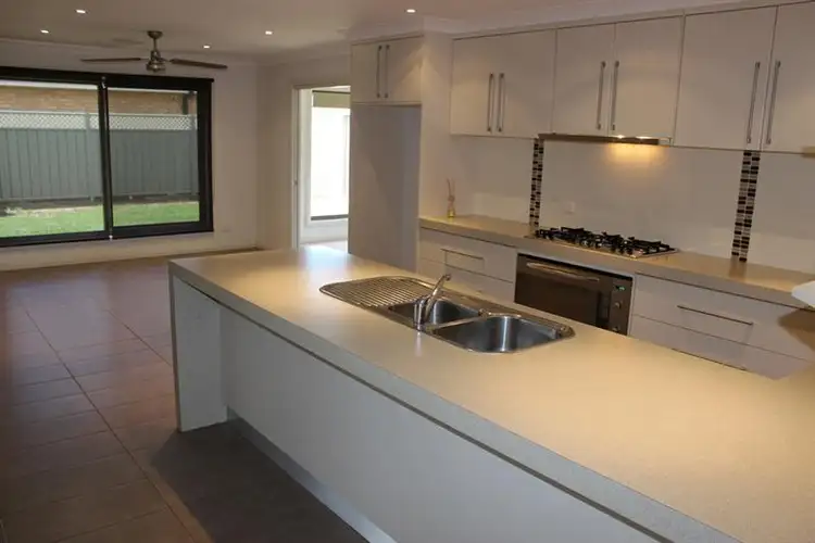 Fifth view of Homely house listing, 7 Hilton Pl, Dubbo NSW 2830