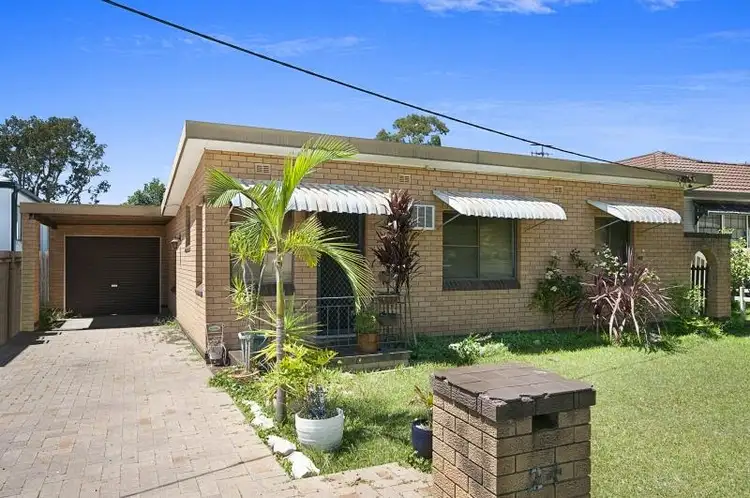 24 Greenfield Rd, Empire Bay NSW 2257