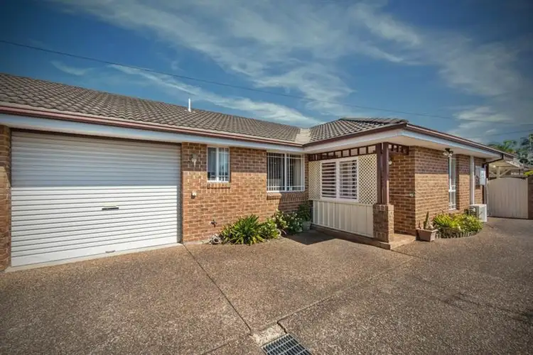 1/1 Japonica Cl, Lake Haven NSW 2263