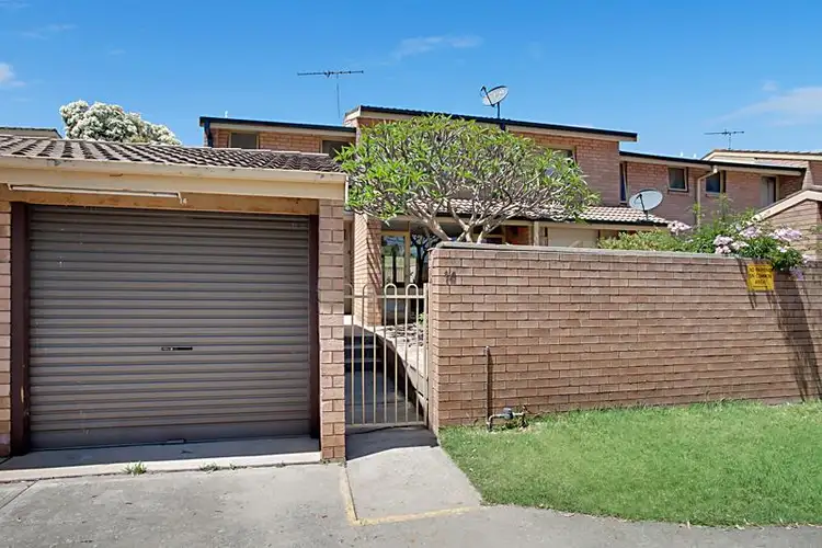 14/42 Woodhouse Dr, Ambarvale NSW 2560