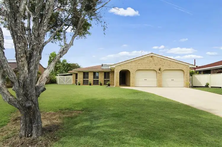 4 Biota  Ct, Palm Beach QLD 4221