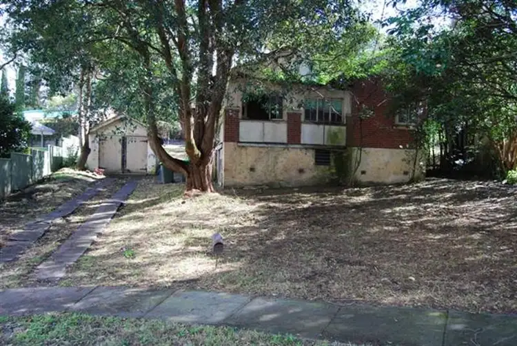 4 Campbell Ave, Normanhurst NSW 2076