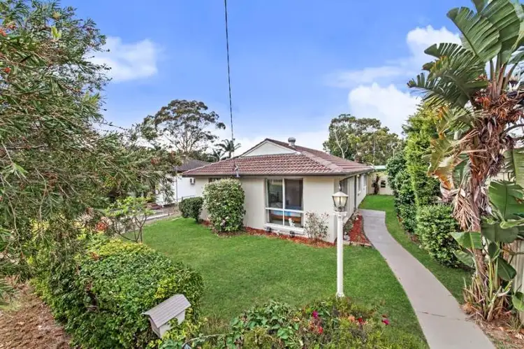16 Waterloo Ave, Woy Woy NSW 2256