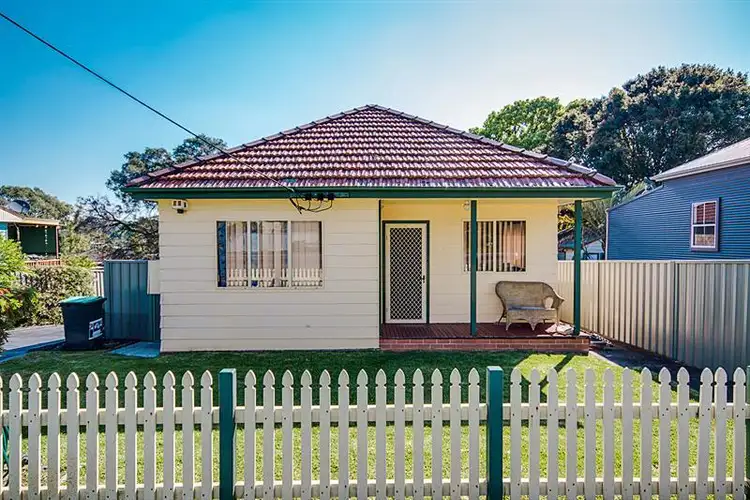 36 Walford St, Wallsend NSW 2287