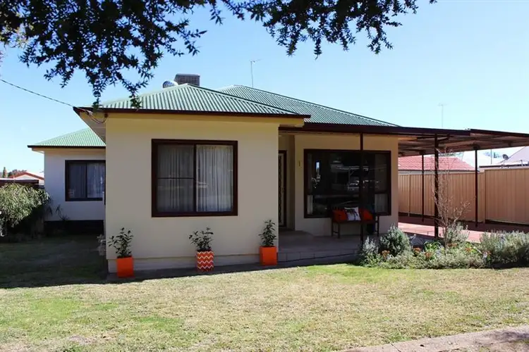 1 Stroud Ave, Dubbo NSW 2830